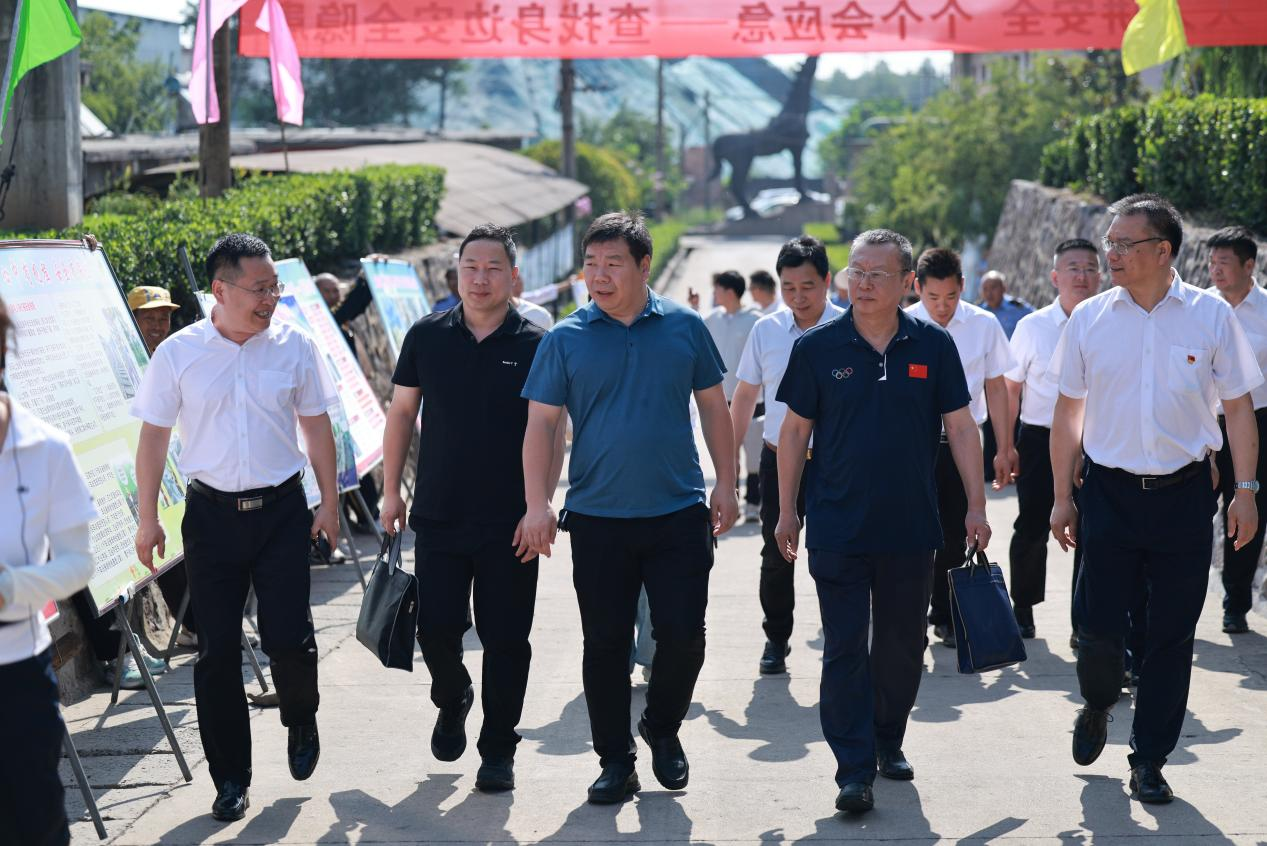湖北省地方铁路学会参加郑州煤电股份有限公司铁路运输分公司"6.16安全咨询日"活动 ——以法治护航铁路安全 共筑行业责任共同体